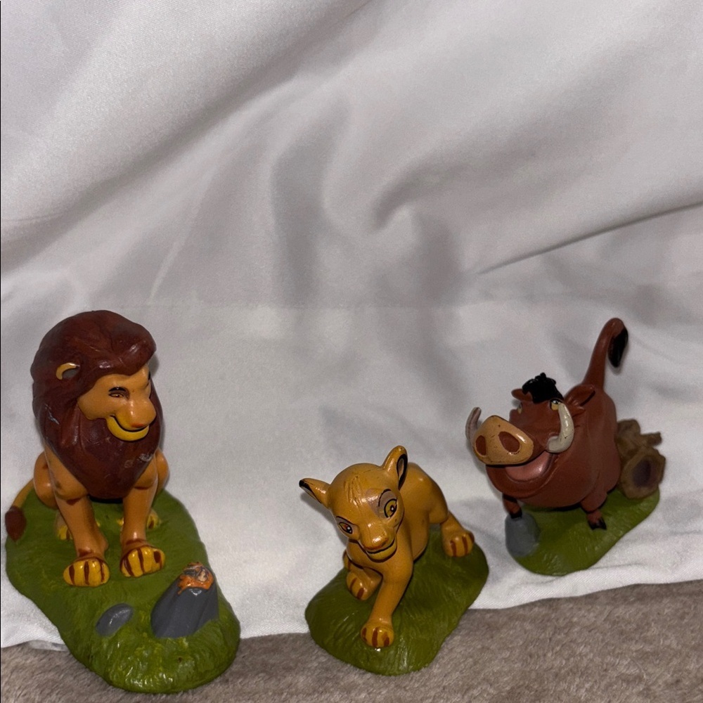 Three piece Disney Lion King Figurine Set Pumbaa,  cub simba, Mufasa
